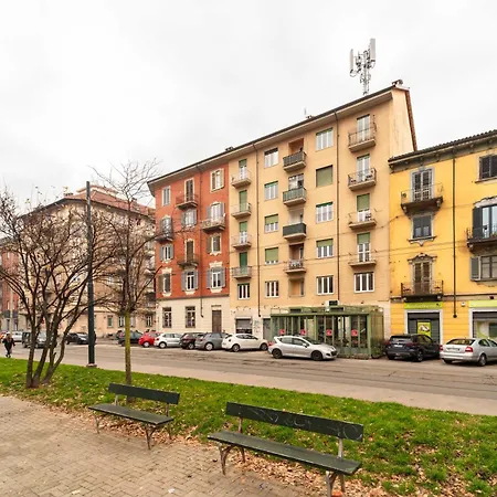 2 B&business - 50 Mt Dalle Molinette, 300 Mt Da Metro Spezia, 1k M Da Lingotto Fiere Apartment Turin