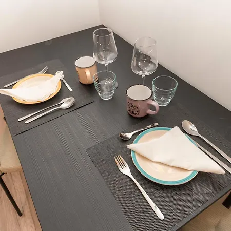 Homely Business 2 *