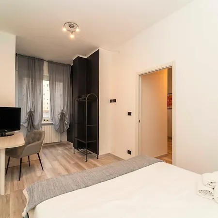 Homely Business 2 Apartment