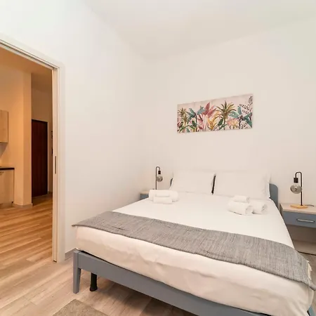 Homely Business 2 * تورينو