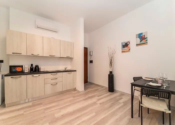 Homely Business 2 Appartement *