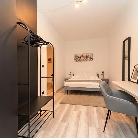 Homely Business 2 Turyn