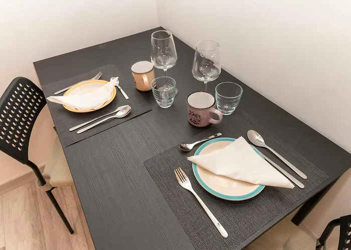 Homely Business 2 *